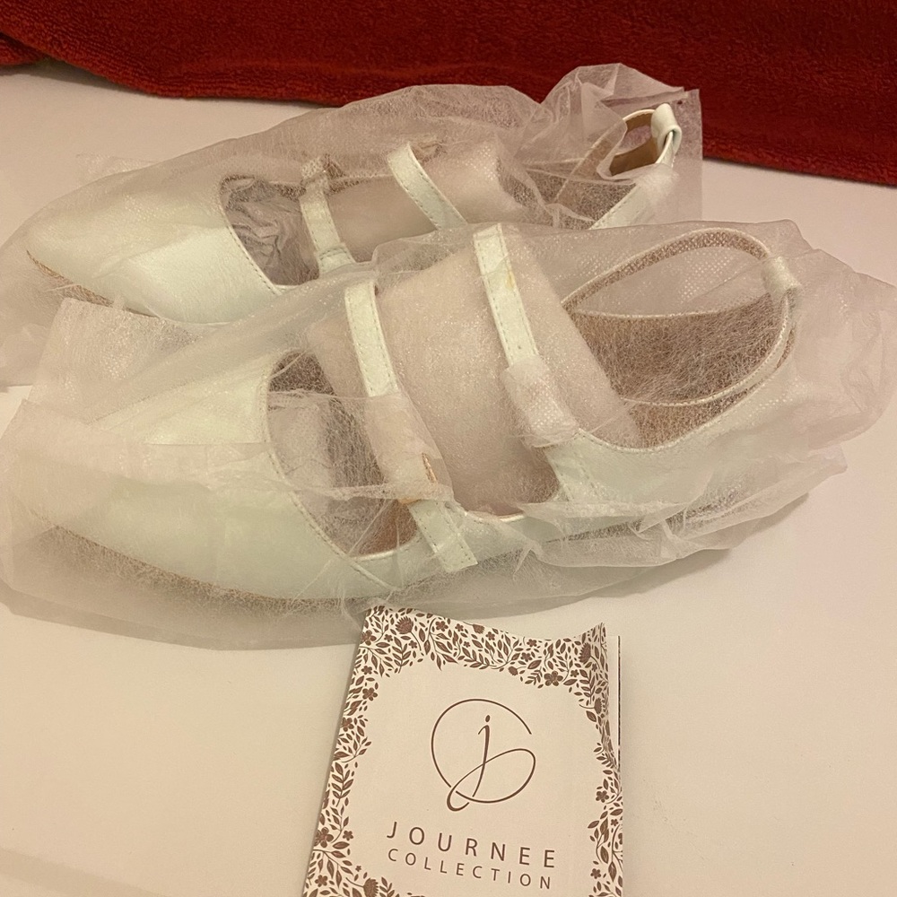 Journee essie flat collection - Picture 7 of 8